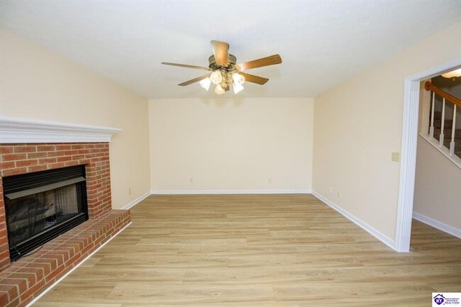 Building Photo - 1802 Oriole Dr