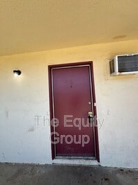 Building Photo - 352 S Blackstone St
