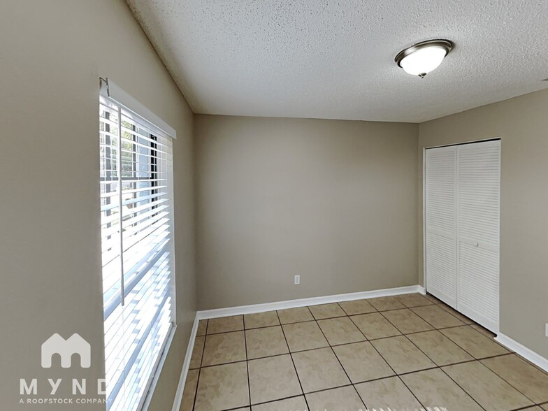 Building Photo - 604 Chilt Dr