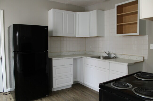 Building Photo - 42 Summer St