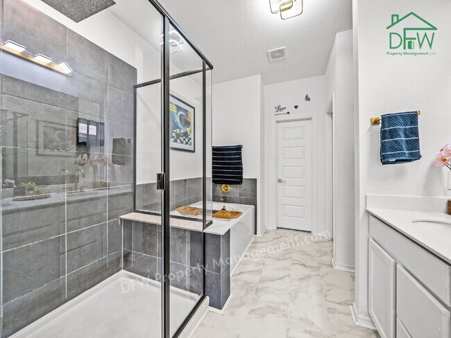 Building Photo - Spacious 4-Bedroom Home with 2-Car Garage & Resort-Style Community Amenities