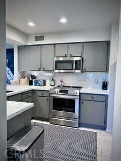 Building Photo - 426 Forest Hills Dr