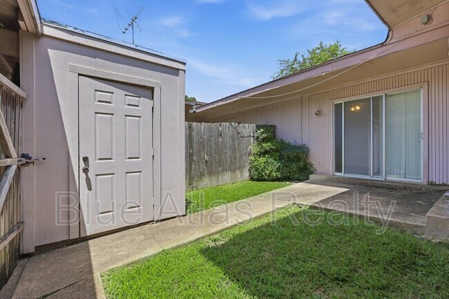 Building Photo - 13424 Blossomheath Ln