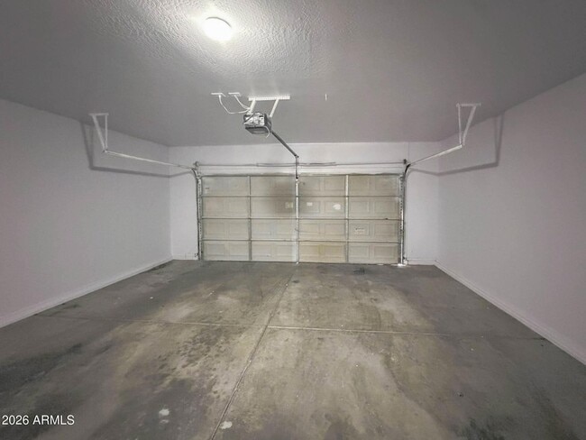 Building Photo - 5216 W Albeniz Pl