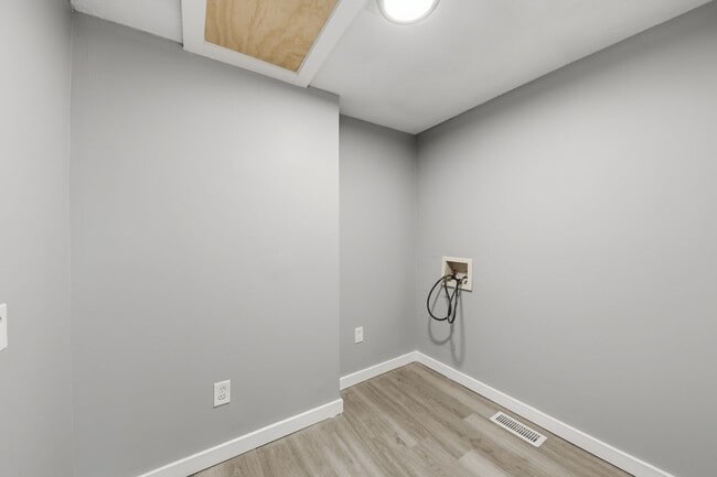 Building Photo - 228 E Siebenthaler Ave