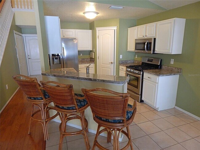 Building Photo - 5869 Meadowpark Pl