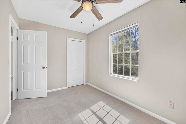 Building Photo - 605 N Donar Dr