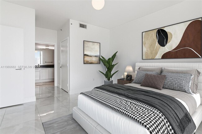 Building Photo - 90 SW 3rd St