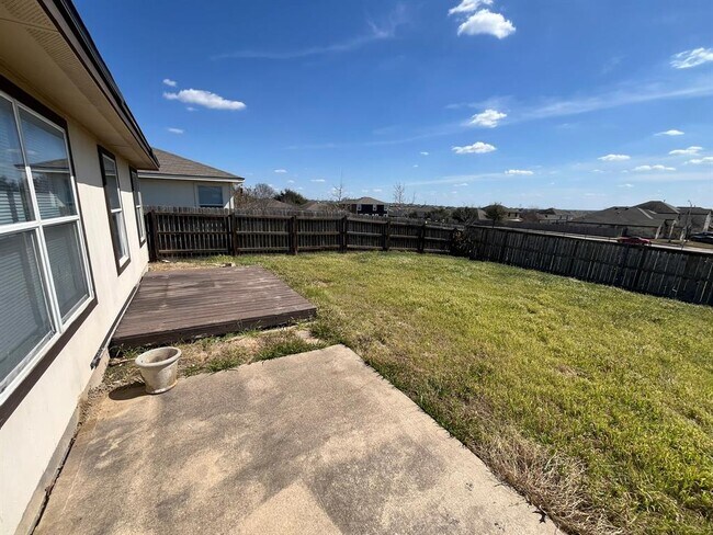 Building Photo - 300 Brandons Way