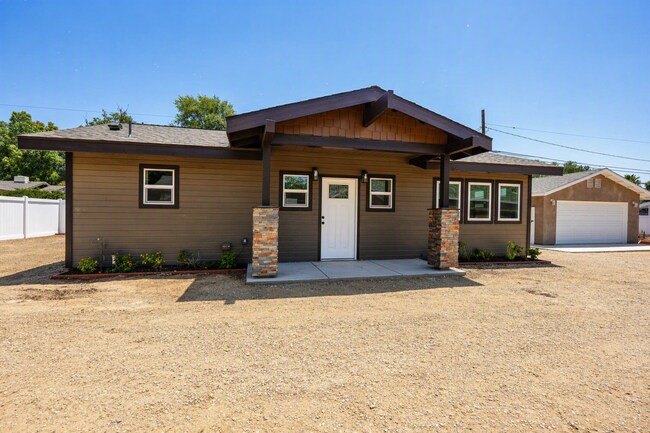 Building Photo - 4805 Charlotte Way