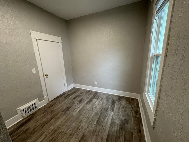Building Photo - Beautiful 4 Bedroom  House