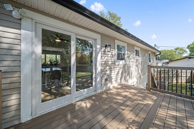 Building Photo - 299 Lombard Rd