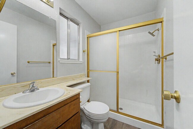 Building Photo - 2 Bedroom 2 bathroom Northside of Yuba City
