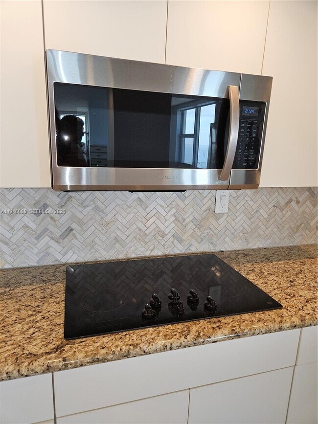 Building Photo - 3180 S Ocean Dr