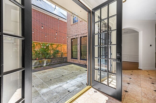 Building Photo - 111 N Wynden Estates Ct