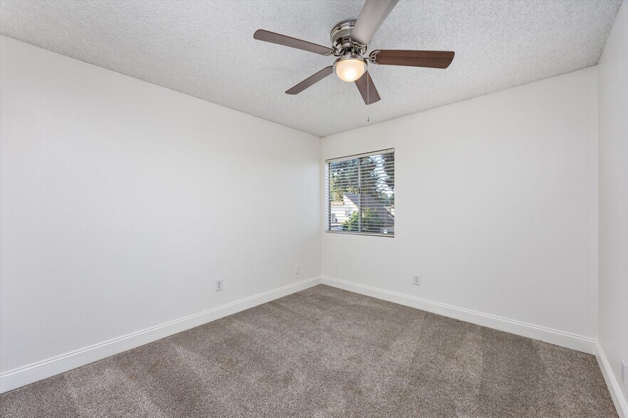 Building Photo - 4700 Nordic Dr