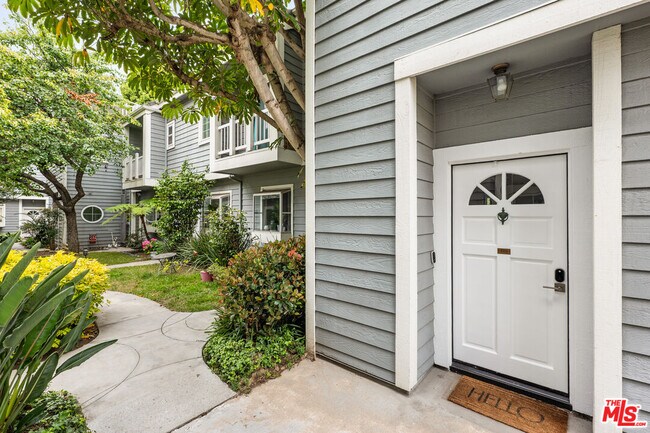 Building Photo - 8505 Gulana Ave
