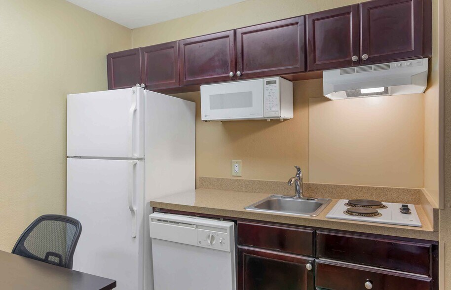 Building Photo - Furnished Studio-Atlanta - Alpharetta - No...