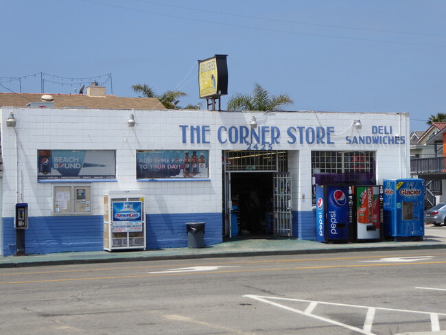 Convenience store across the street - 220 Melrose Dr