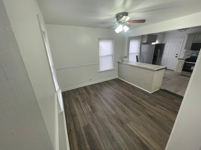 Building Photo - 228 E 141st St