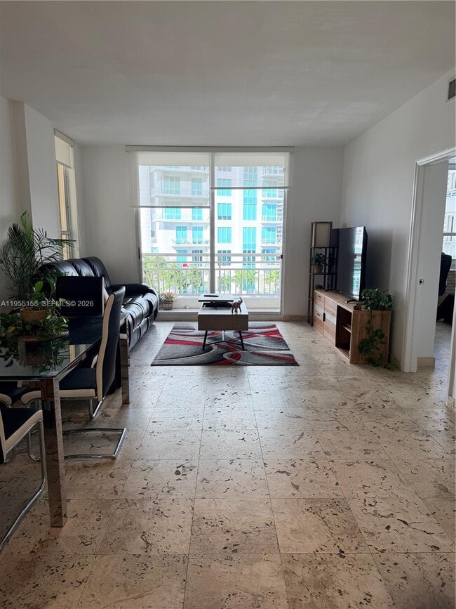 Building Photo - 888 Brickell Key Dr