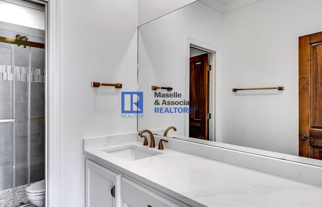 Building Photo - 1418 Windrose Dr