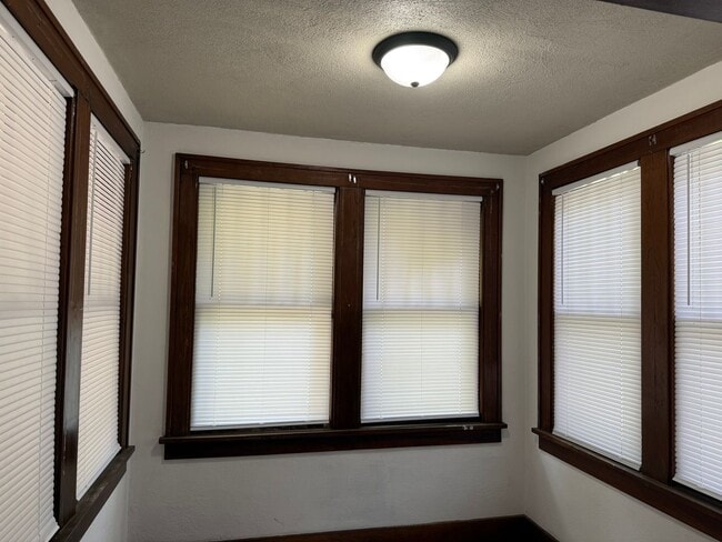 Building Photo - 2010 N 9th St