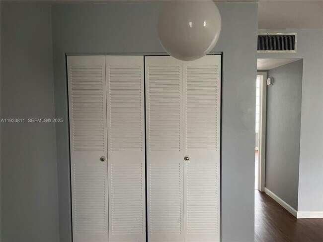 Building Photo - 1475 NE 125th Terrace