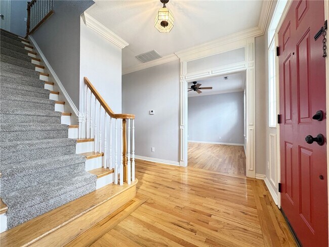 Building Photo - 3834 E Chadwick Dr