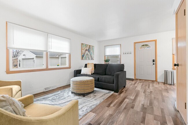 Building Photo - 1000 Hickory Hill Dr