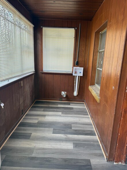 Building Photo - 1626 W 26th St