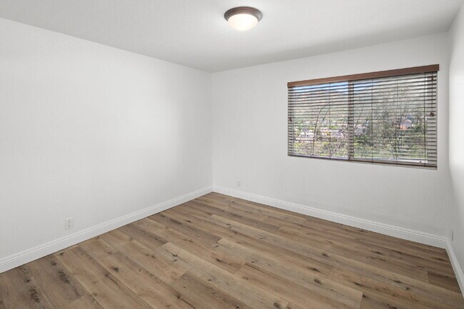 Building Photo - Stunning, Serene, 2-Bed, 2-Bath Condo in highly sought after Del Cerro area in San Diego CA