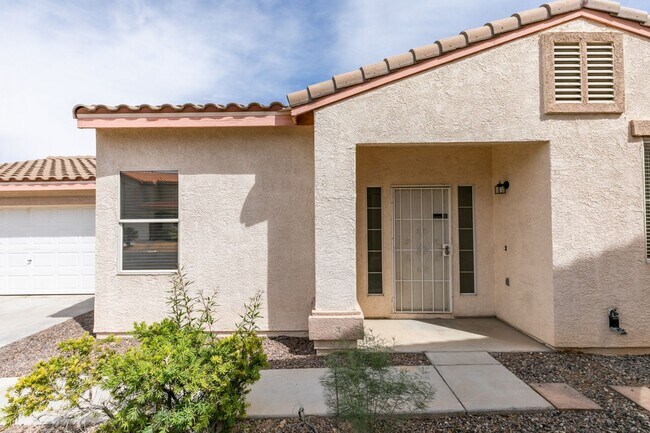 Building Photo - Silverado Ranch 3 bedroom home completely remodeled interior ready for immediate move in!
