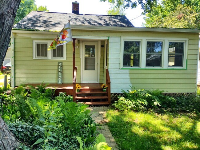 Front of house currently getting painted - 1837 Sheridan St