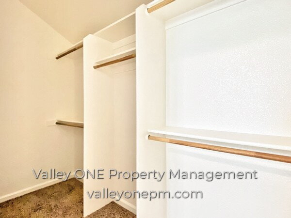 Building Photo - 1180 E Monte Vista Ave