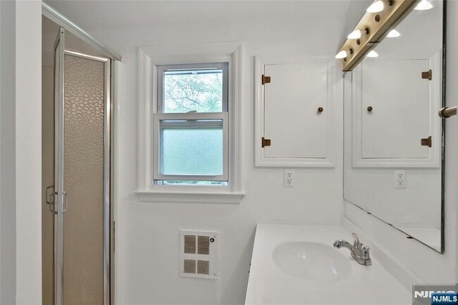 Building Photo - 357 11th St