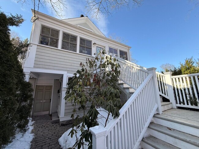 Building Photo - 69 Seaverns Ave