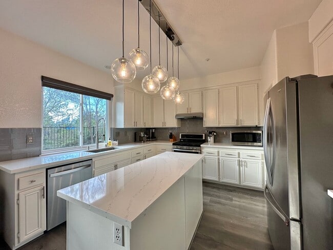 Building Photo - Modern Comfort in Vista: 3BR/2.5BA Rental Home with Central AC, 2-Car Garage, and Luxurious Upgra...