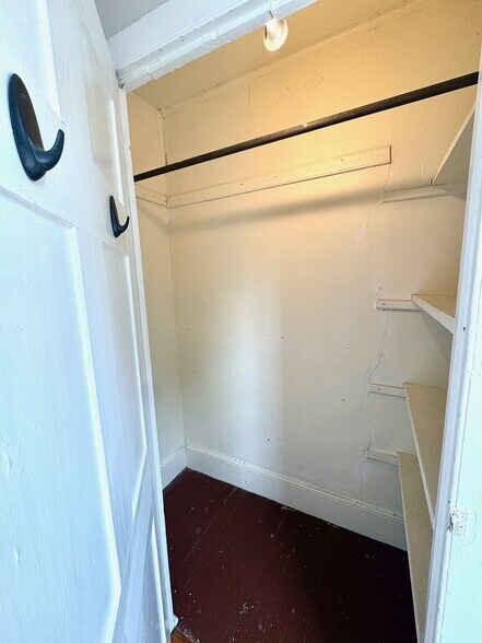 Building Photo - 567 Spring Mills Rd