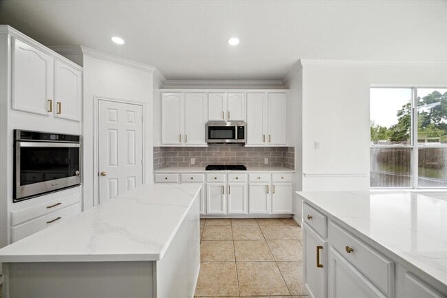 Building Photo - 6314 Canyon Chase Dr