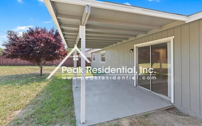 Building Photo - Updated 4bd/2ba North Sacramento Home with 2 Car Garage