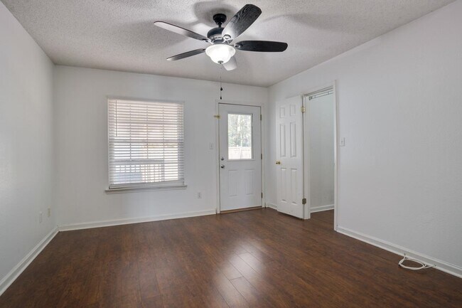 Building Photo - 4187 Silkbay Ct