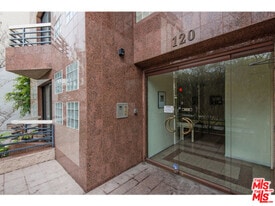 Building Photo - 120 S Crescent Dr