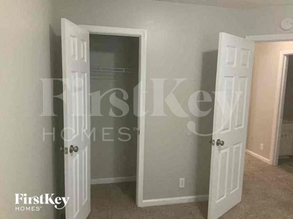 Building Photo - 1049 Megan Ct