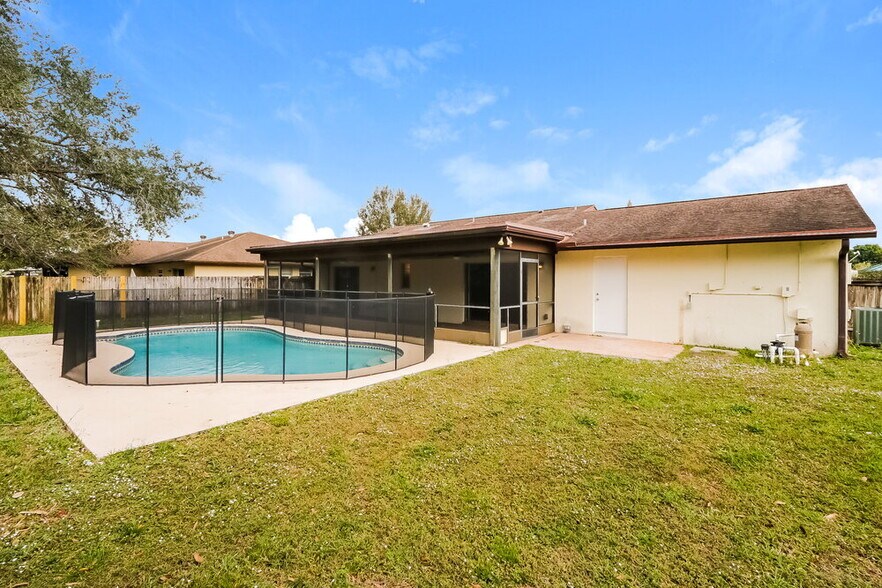Building Photo - 156 Cordoba Cir