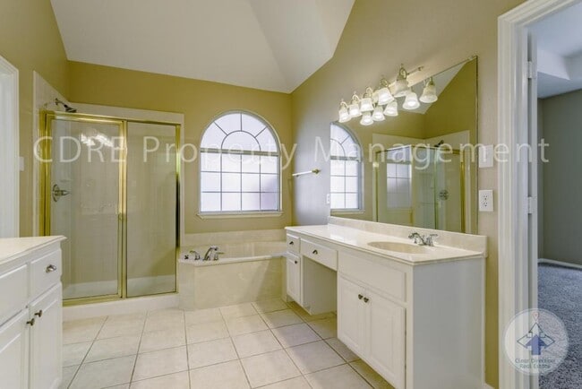Building Photo - 1211 Limestone Creek Dr