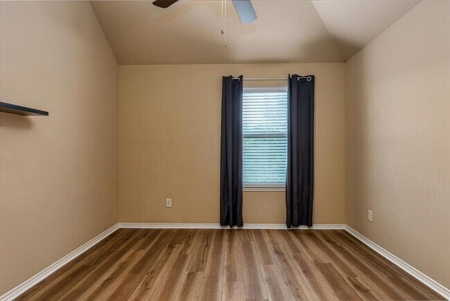 Building Photo - 4531 Long Creek Dr