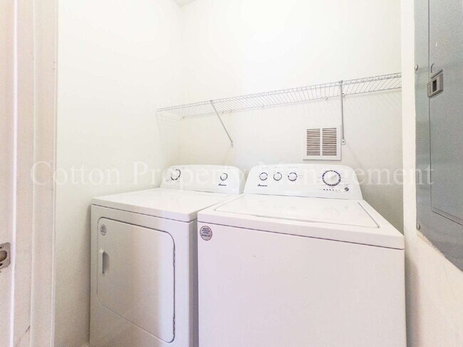 Building Photo - 2BR/1BA Apartment in Downtown Wilmington - Near Brooklyn Arts District - $1,375/Monthly - Pet Fri...