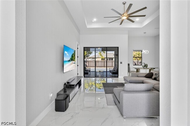 Building Photo - 118 NW 2nd Ave