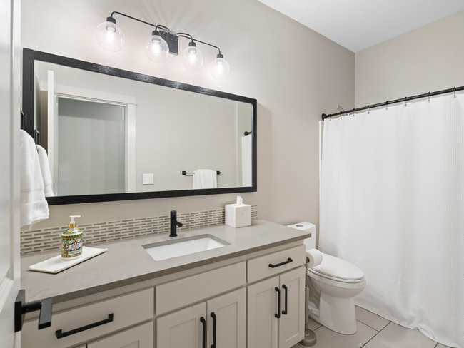 Building Photo - 1442 NE 18th Pl